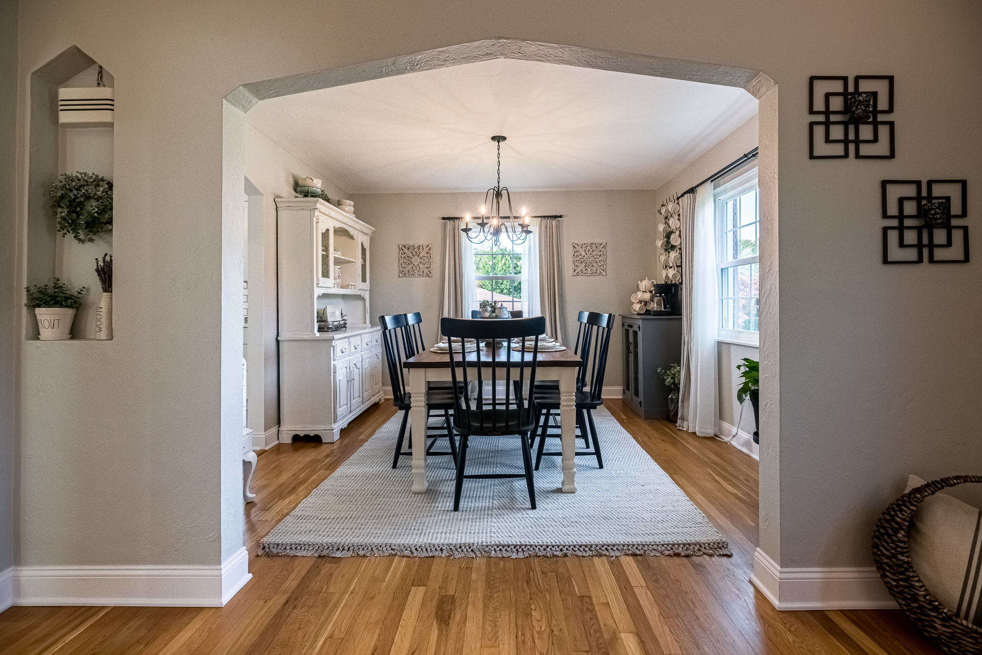 927 Wible Run Rd... Fully Remodeled First floor Master Lots of Style