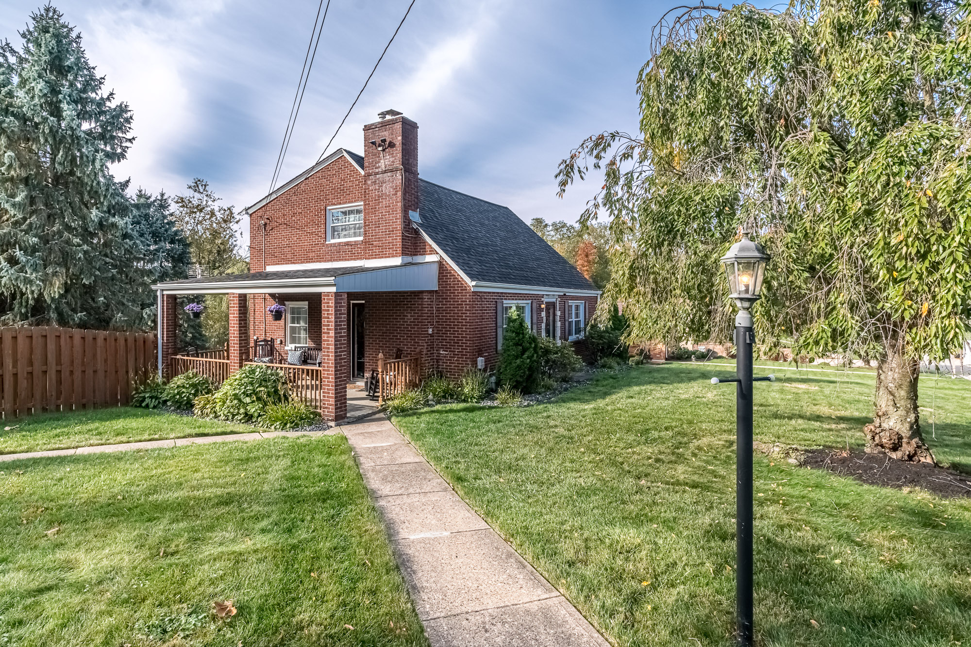 927 Wible Run Rd... Fully Remodeled First floor Master Lots of Style