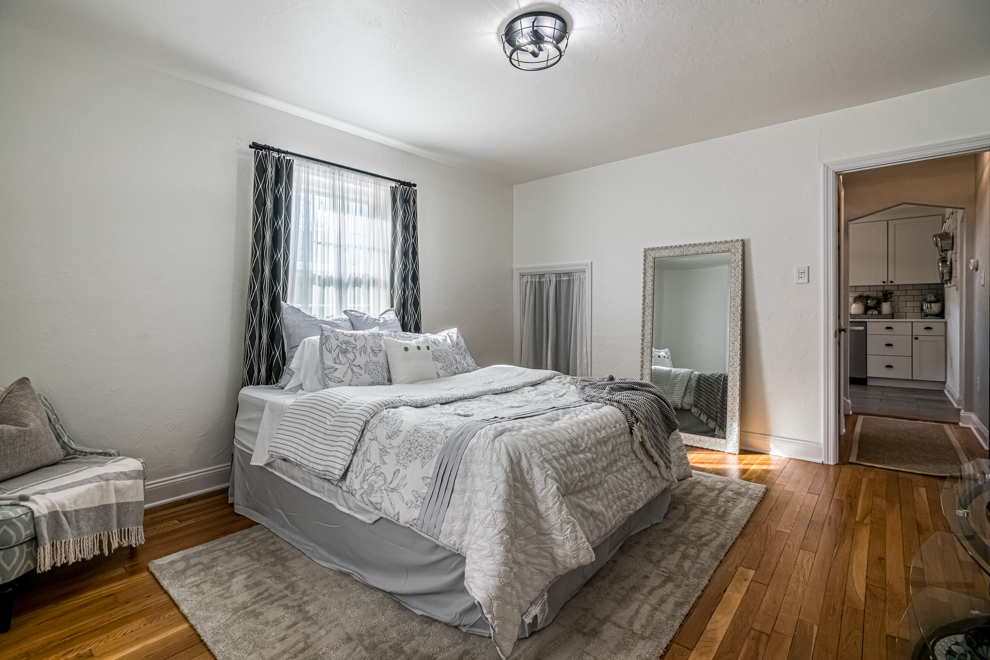 927 Wible Run Rd... Fully Remodeled First floor Master Lots of Style